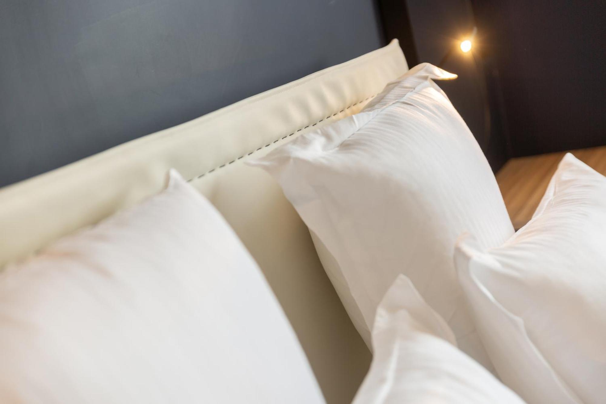 Golden Tulip Hotel & Rooftop Martigues Provence Rom bilde